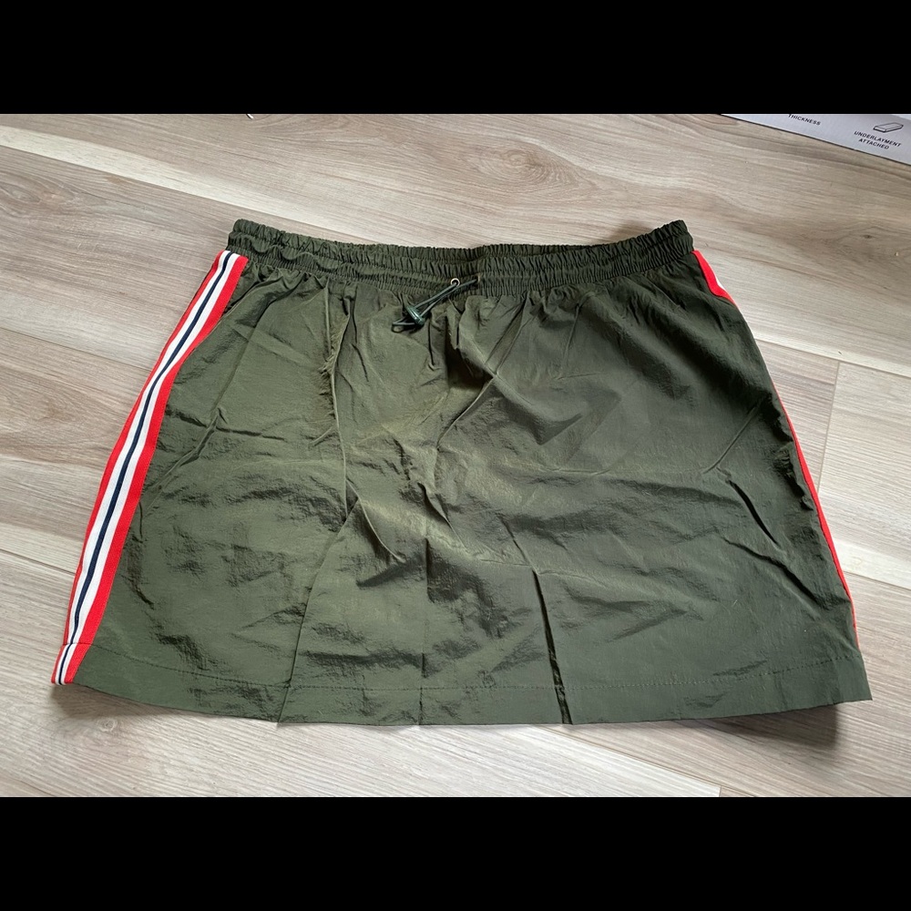 Army green stripped skirt